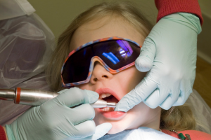 محیط دندانپزشکی کودکان نازی آباد