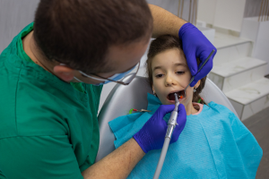 خدمات دندانپزشکی اطفال