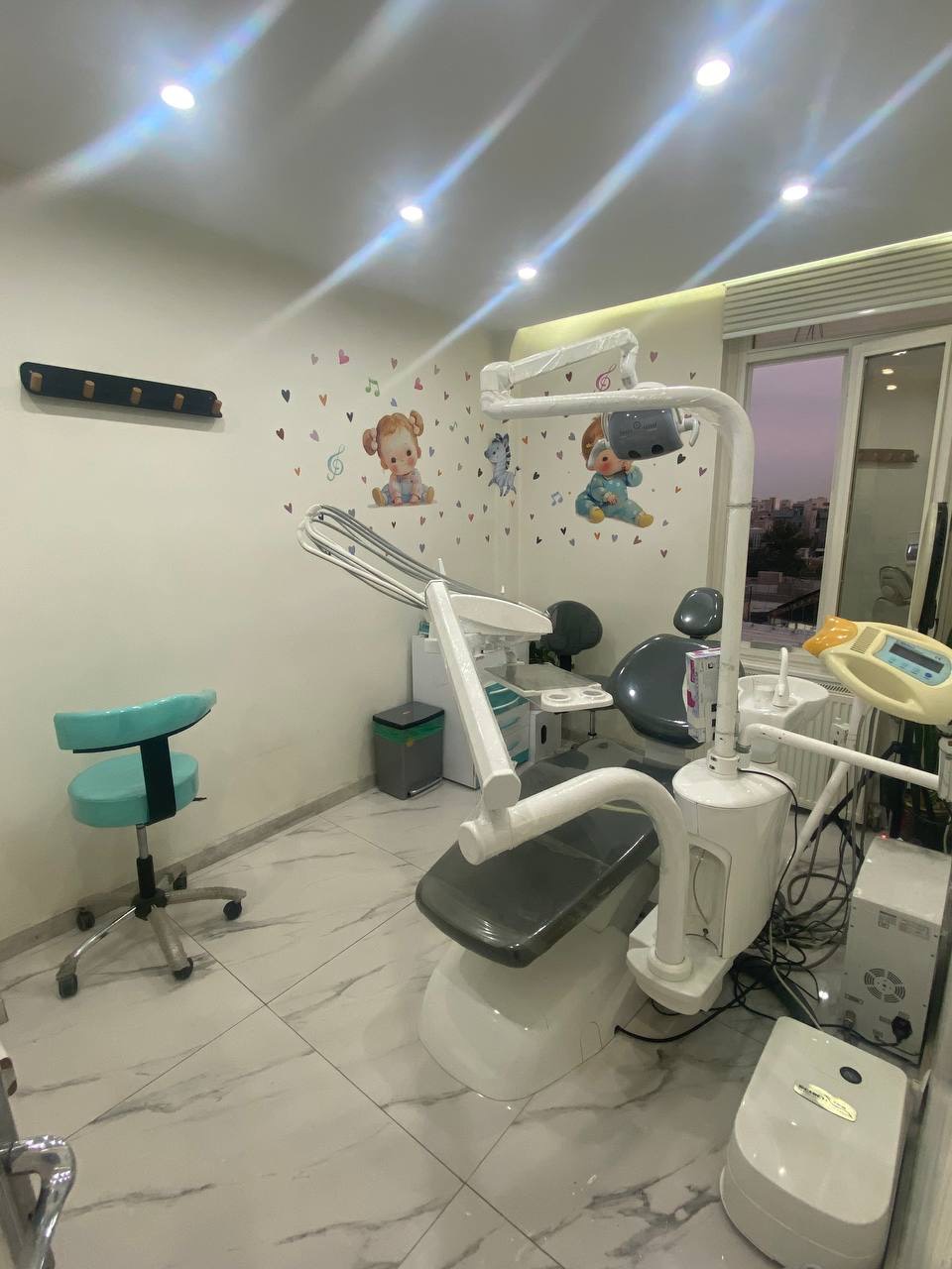 مراقبت از دندان کودکان برای خانواده های خانی آباد نو